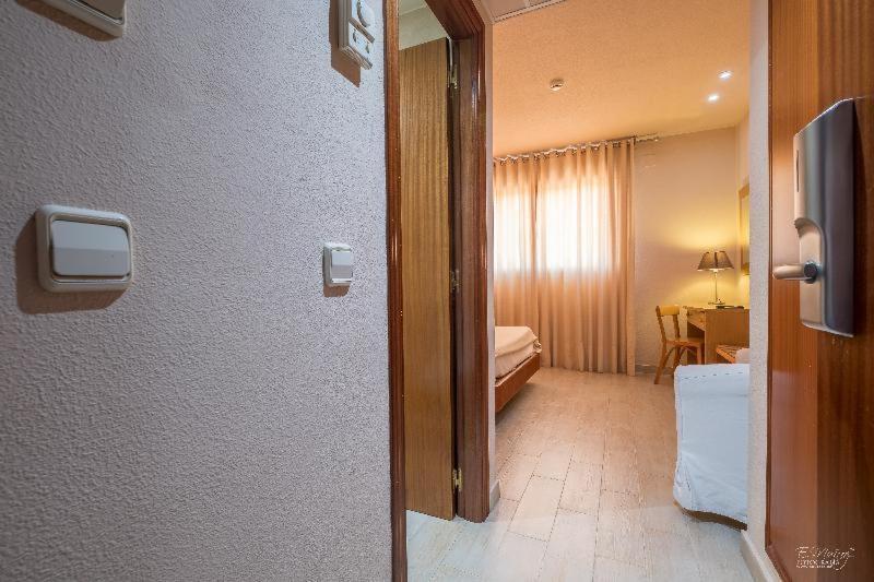 Hotel Vivar Griñón Zimmer foto